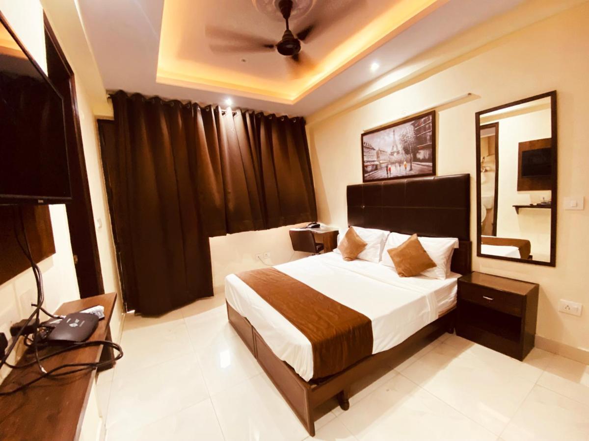 Hotel Admire Inn "Atta Market, Noida Sector 18" Exterior foto